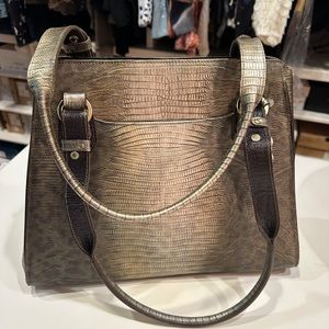 LIKE NEW GORGEOUS OMBRÉ BRHMIN BAG